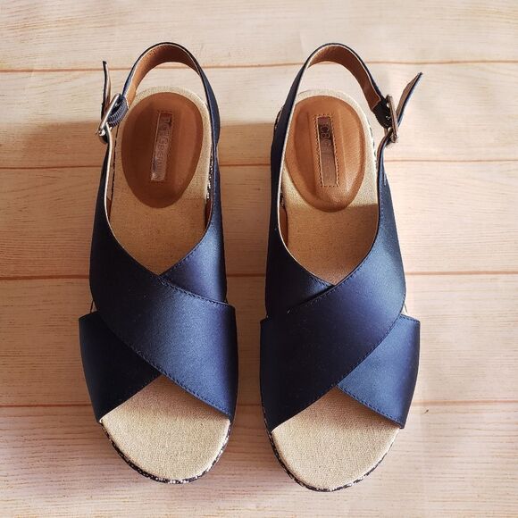 BCBGENERATION Xavier Satin Platform Cross Slingback Sandals Navy Size 8/38 - Picture 10 of 16